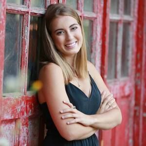 Meet your Posher, Abbey